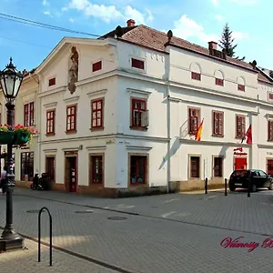 Carlone House Eger